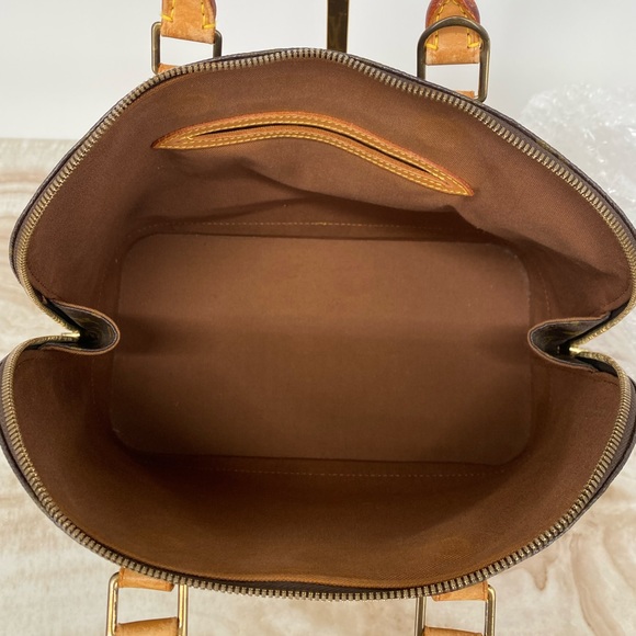 Louis Vuitton Alma - Picture 8 of 12